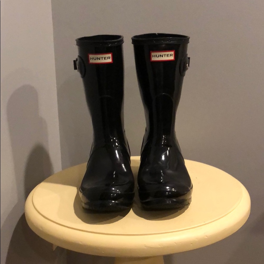 Hunter mid gloss black rain boots